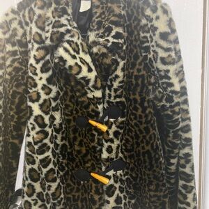 Plush Leopard Print Jacket in Brown and Black with Luxurious Texture
